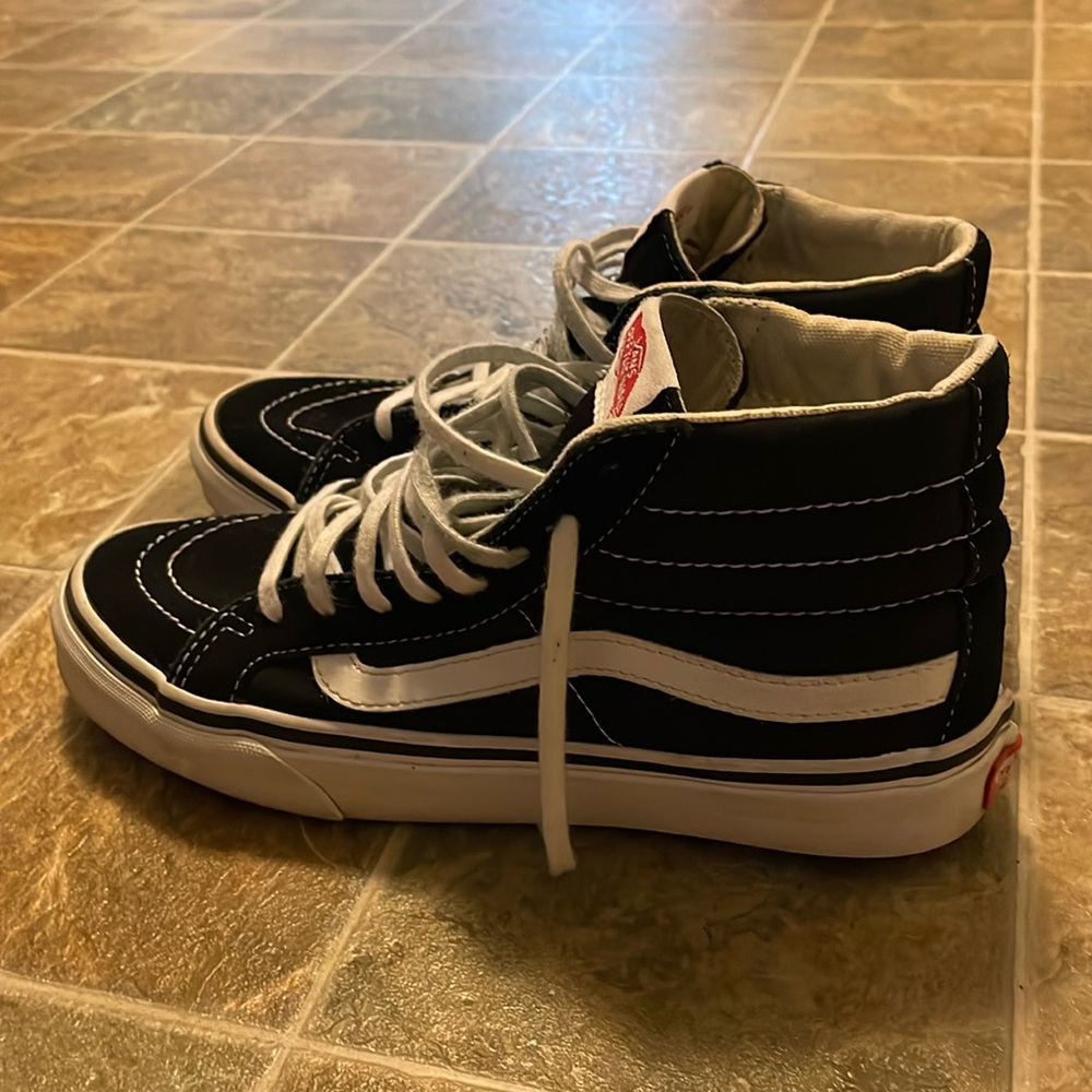 Vans world’s #1 Skateboard shoe black.